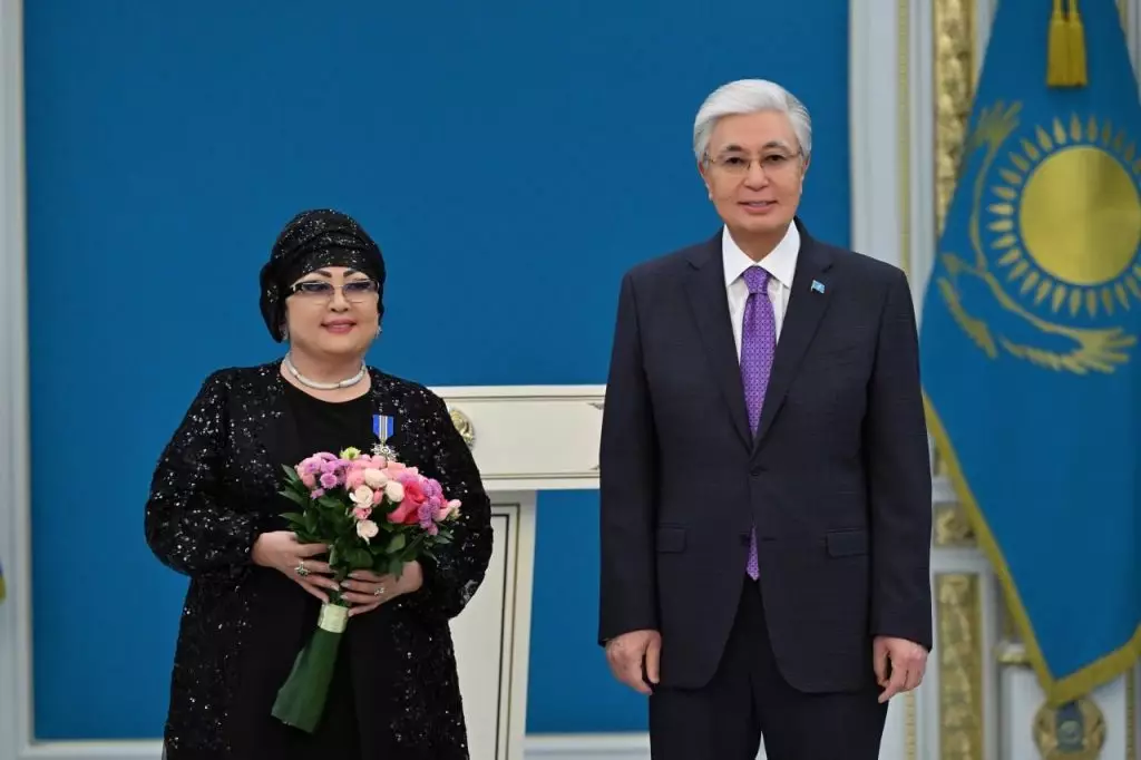 Мақпал Жүнісова II дәрежелі «Барыс» орденімен марапатталды
