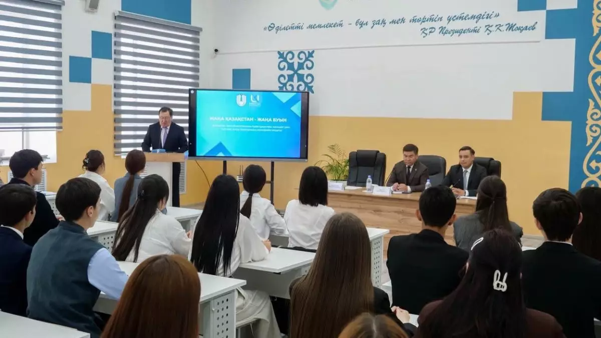  Адам құқықтары жөніндегі уәкіл Қорқыт ата атындағы Қызылорда университетінде дәріс оқыды 