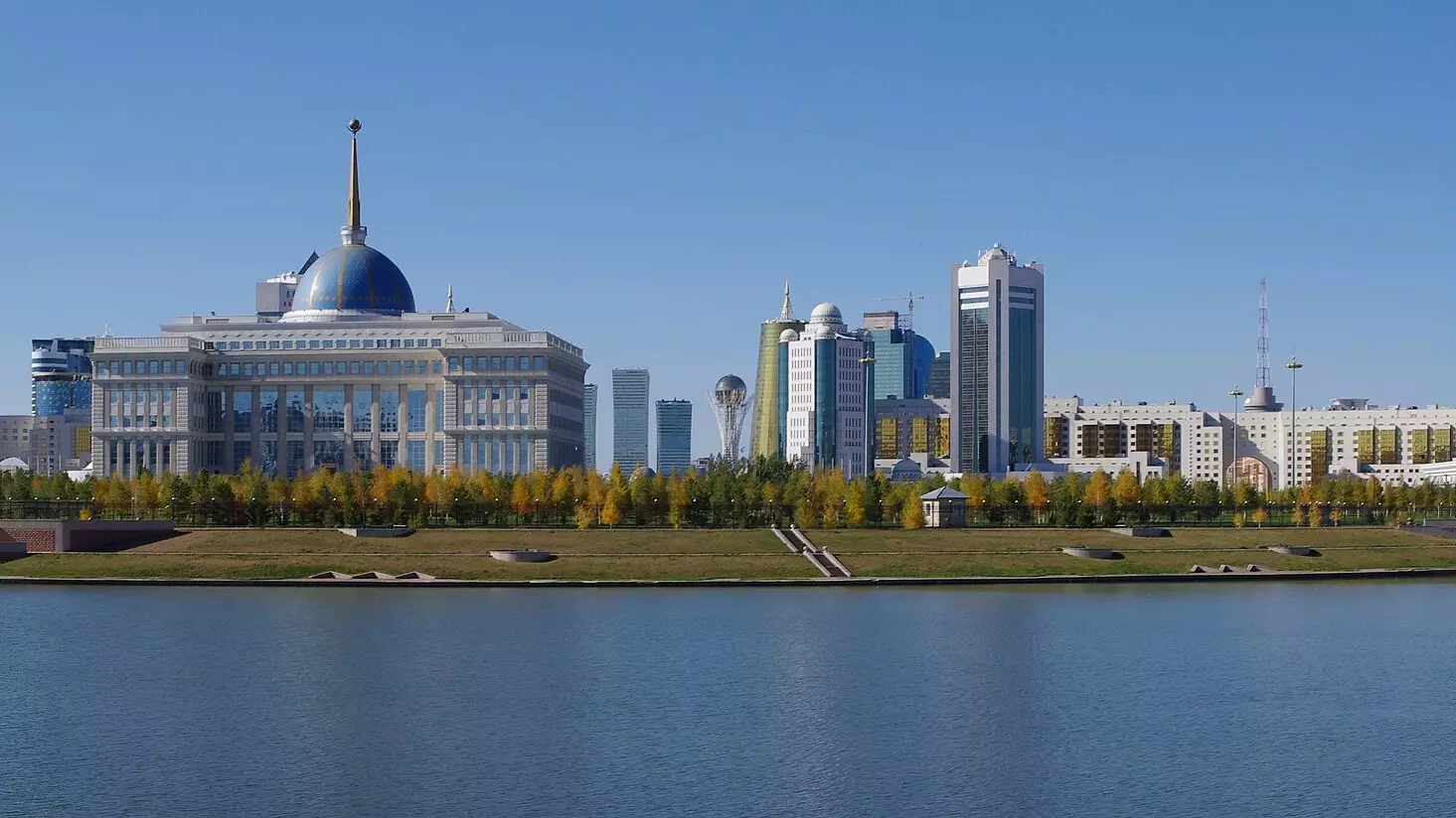 Астанаға ерекше мәртебе беру туралы заң қабылданды
