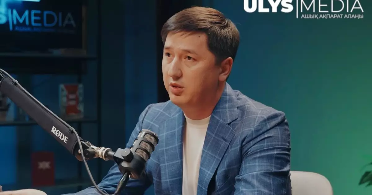  «Мен қарапайым қазақтың баласымын»: Азамат Үсімбеков Президент туыстарымен байланыс туралы 