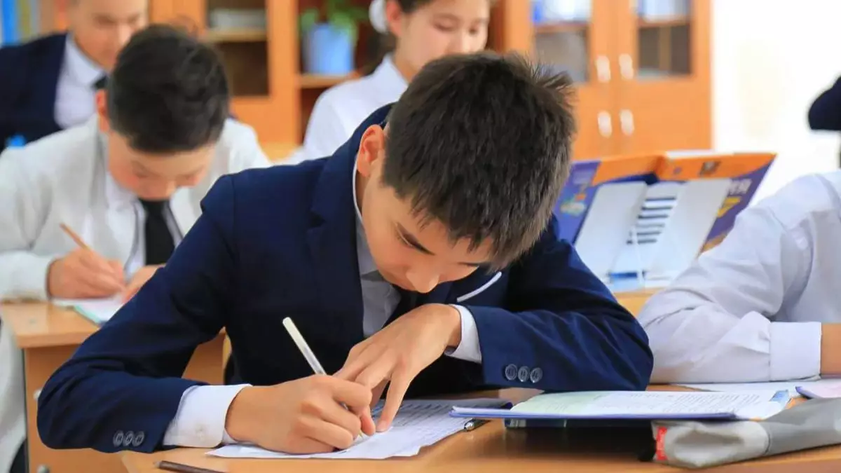 9 және 11-сынып түлектерінің емтихан мерзімі белгілі болды