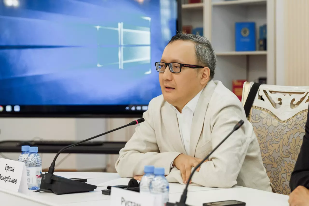 Какой роман нужен Казахстану сегодня? Интервью с основателем литературного конкурса