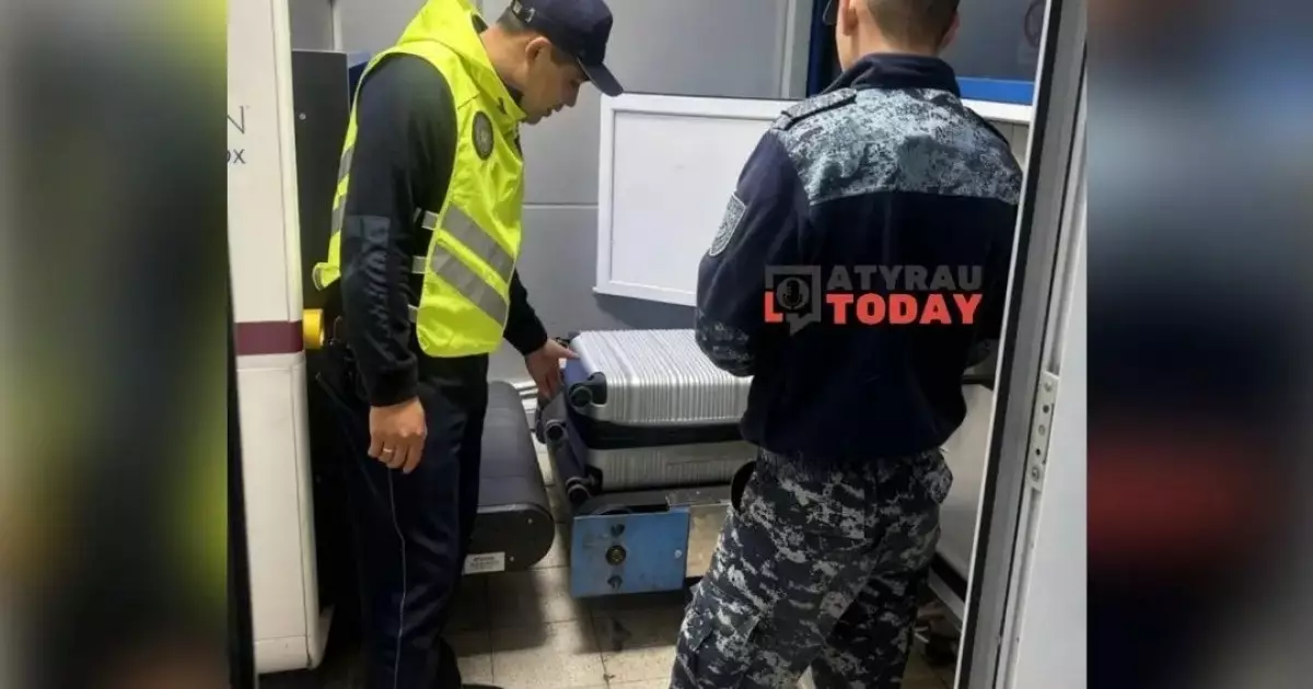  Әуежайдағы жолаушының «сөмкемде тапанша бар» деген сөзі дүрбелең тудырды 