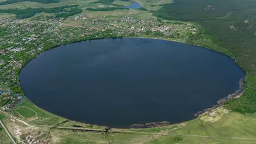 В СКО обнаружили почти идеально круглое озеро