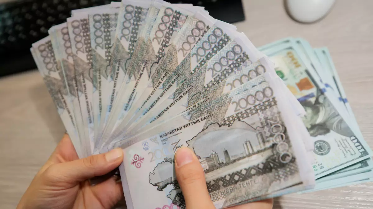 Атырау облысында зейнетке шыққан мұғалімдерге 7,2 млн теңге өтемақы төленді