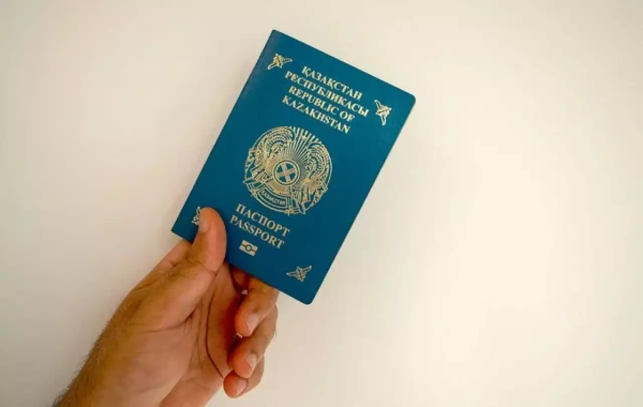 Выезд из Казахстана могут запретить за налоговую задолженность