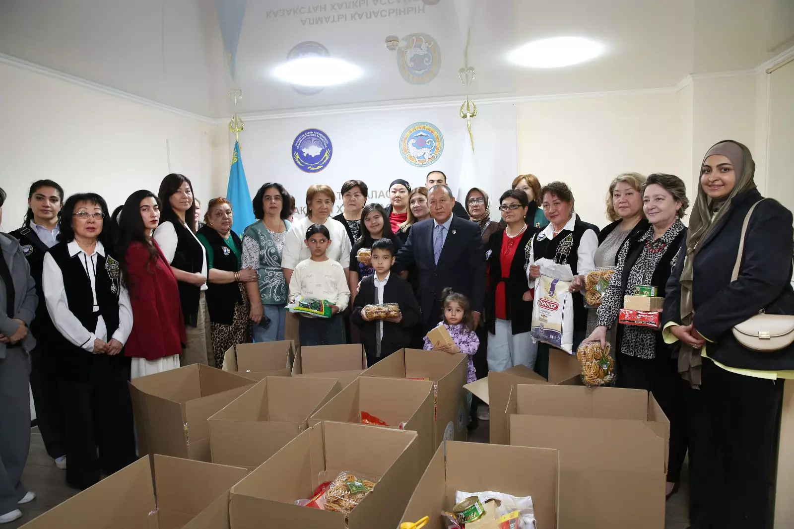 Отбасы күніне орай көпбалалы аналарға көмек көрсетілді 