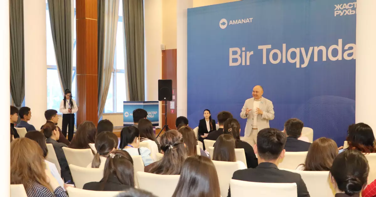   «BIR TOLQYNDA»: Өскеменде жастар депутат Ерлан Саировпен тілдесіп, ашық әңгімелесті   