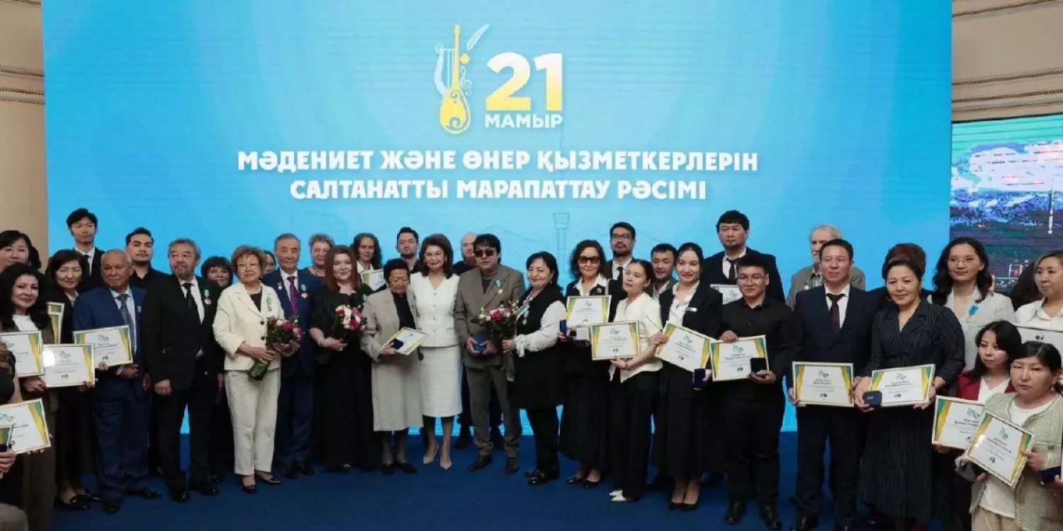 Алматыда Президенттің атынан 60 жаңа пәтердің кілті табысталды