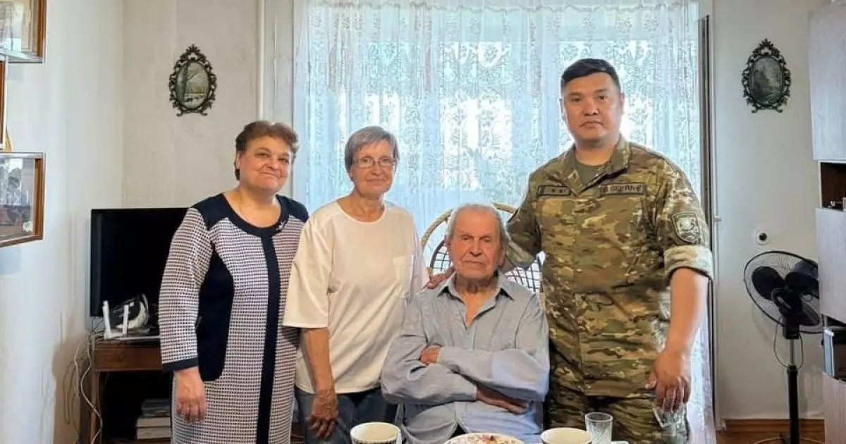   Петропавлда ұландықтар тыл еңбеккерін 93 жылдығымен құттықтады   