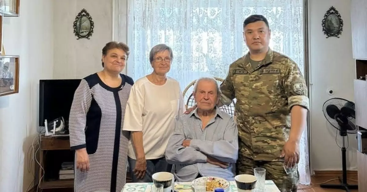  Петропавлда ұландықтар тыл еңбеккерін 93 жылдығымен құттықтады 