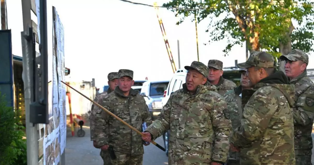  Қаныш Әбубәкіров 4 гарнизонда жауынгерлік дайындықтың ұйымдастырылуын тексерді 