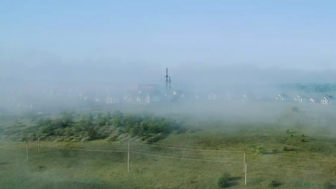 Қар, бұршақ, тұман. Ертең елдің басым бөлігінде дауылды ескерту жарияланды