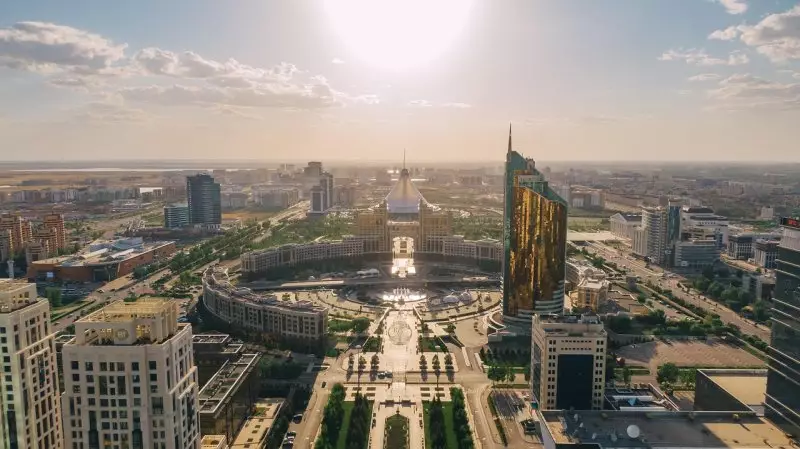 Над Астаной начнут летать военные истребители