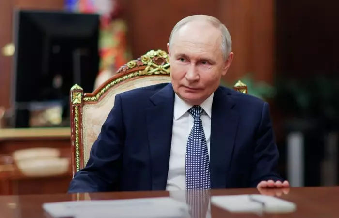 Владимир Путин вручил орден председателю сената парламента Казахстана.