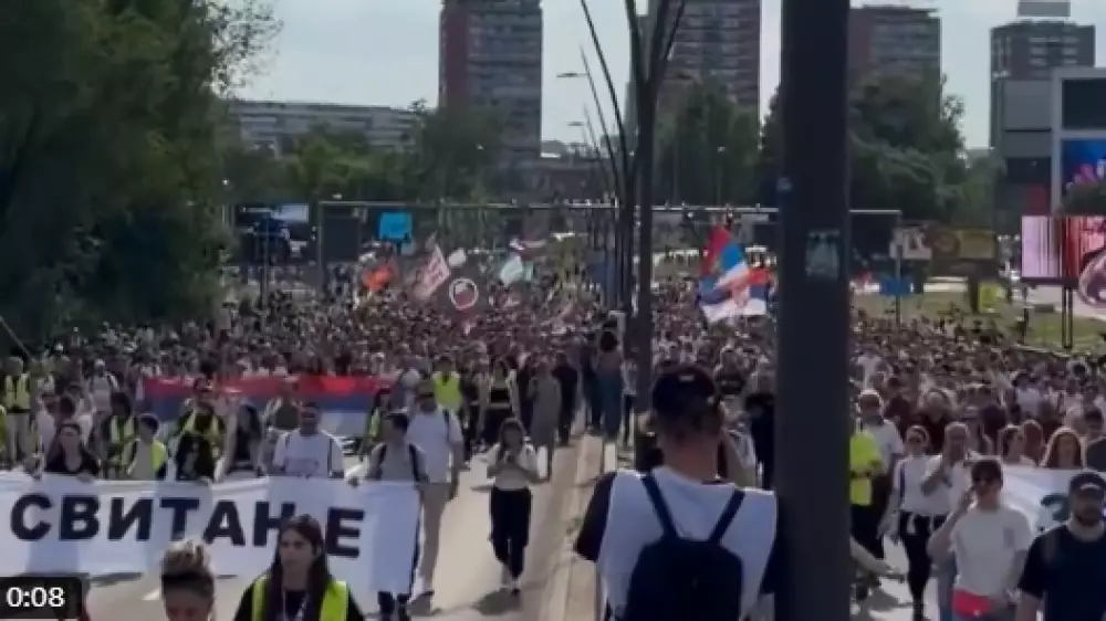 Масштабный протест охватил Белград - сербы требуют отставки президента