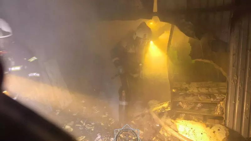 Өскеменде өрт сөндірушілер жарылыстың алдын алды