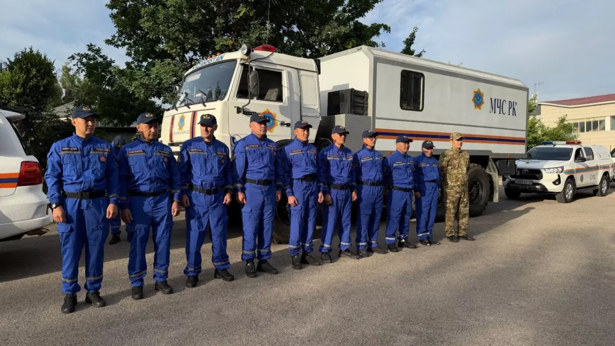 Спасатели МЧС Казахстана участвуют в учениях в Таджикистане