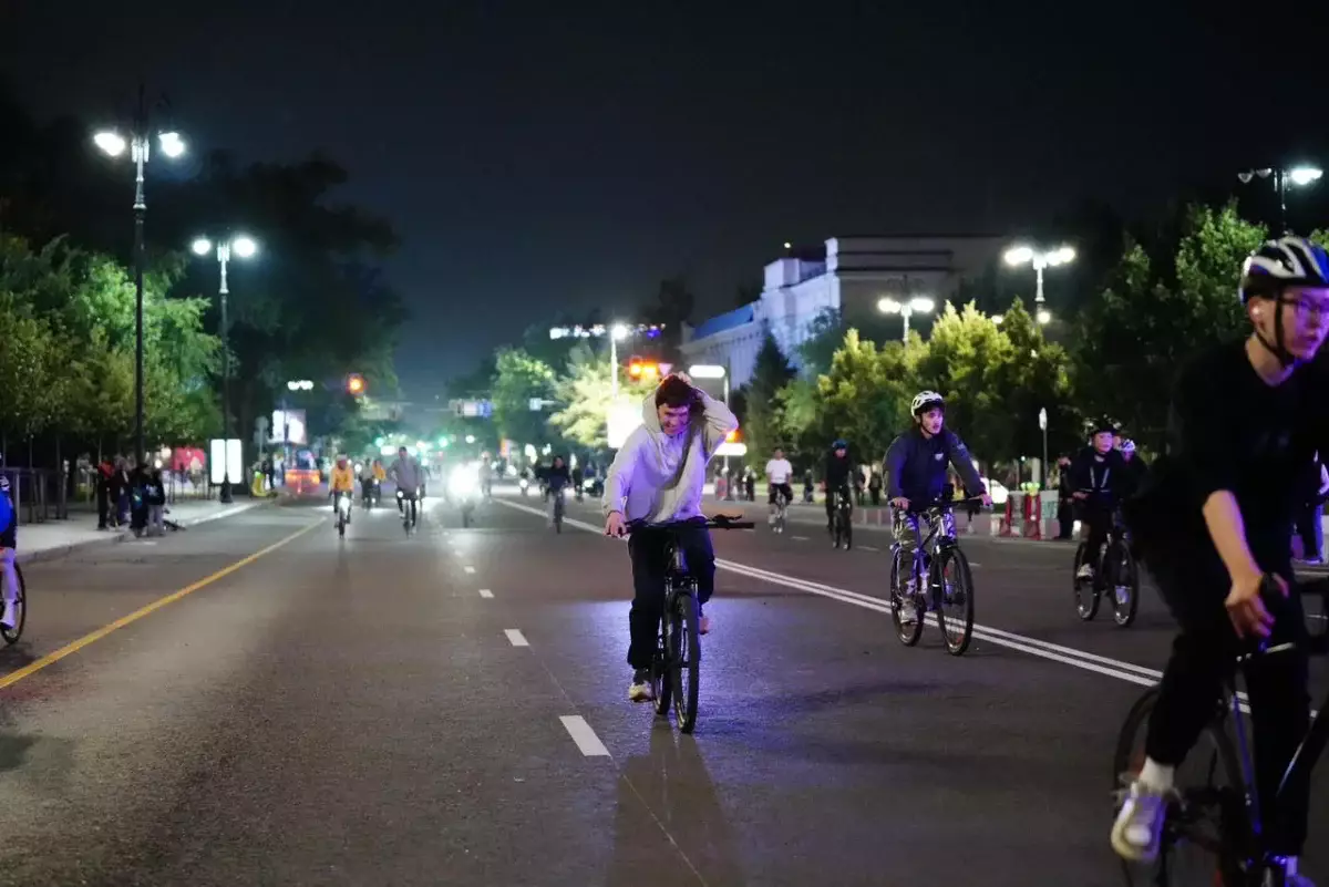 Almaty Glow Ride: Алматыда алғаш рет түнгі велошеру өтті