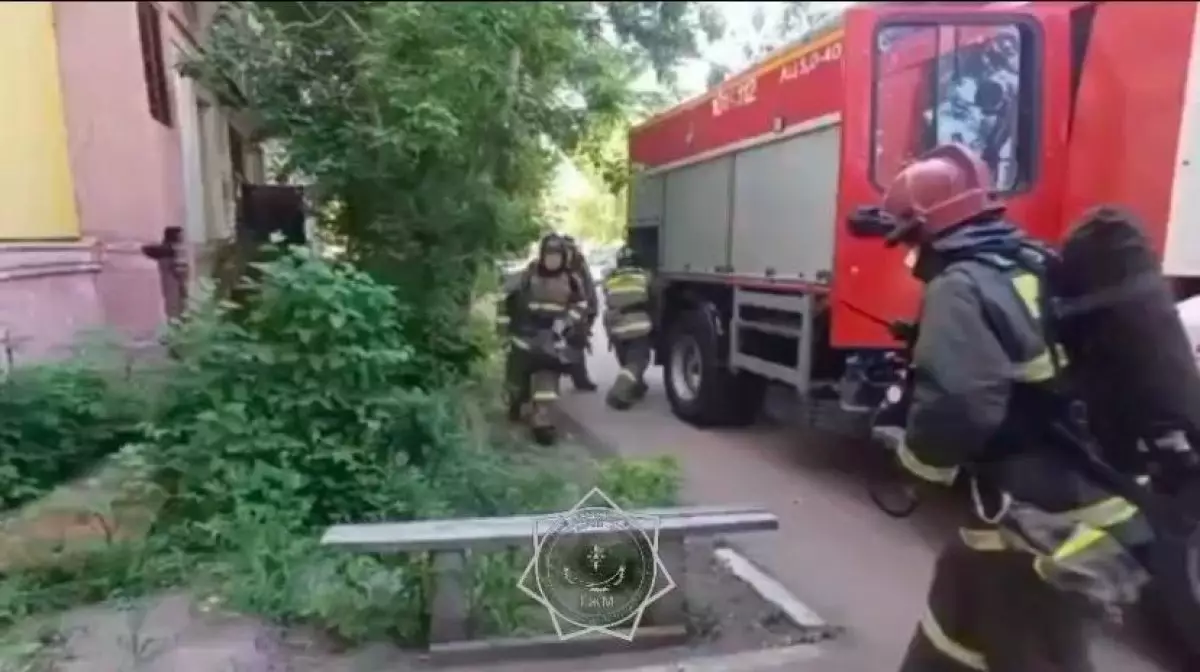 Рудныйда тұрғын үй өртеніп, 14 адам эвакуацияланды