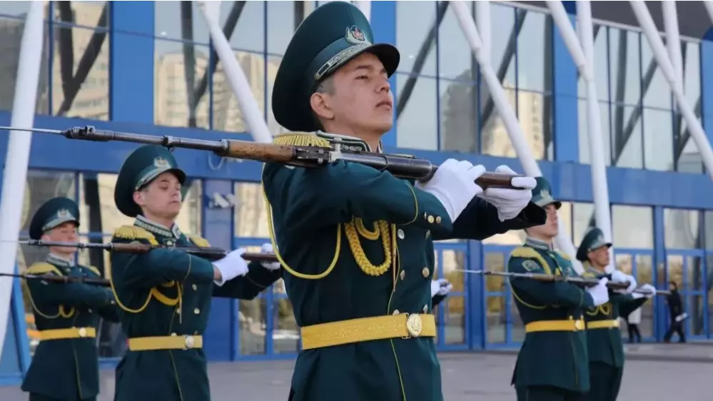 Елімізде әскери оқу орындарының түлектеріне әскери атақ беру тәртібі өзгерді