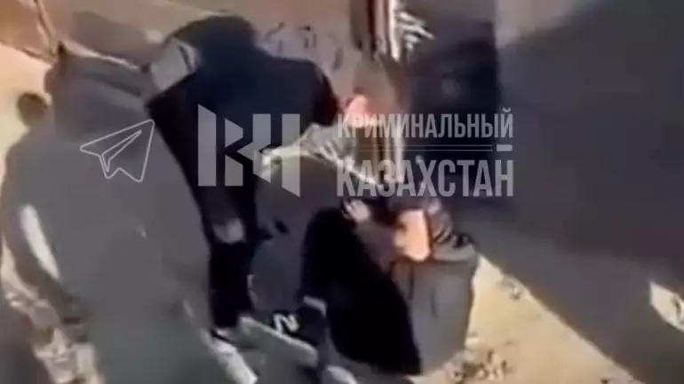  Атырау облысында жасөспірімдер екі қатарласын аяусыз соққыға жыққан 