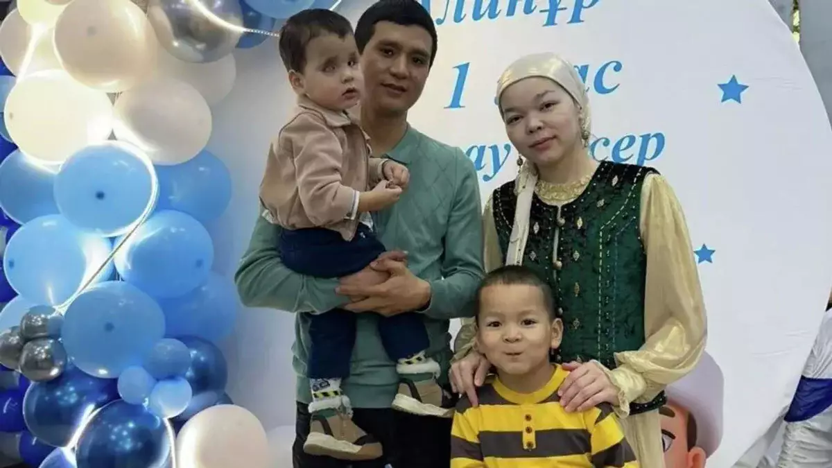 «Мама, мені тастап кетпейсіз ғой»: бір ауыз сөзімен елді елжіреткен Айсұлтан жайлы анасы айтып берді