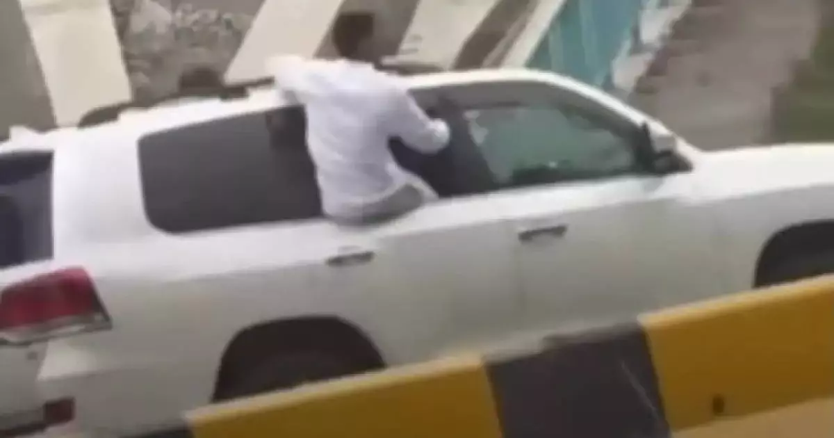  В Алматы задержали автокортеж со школьниками 
