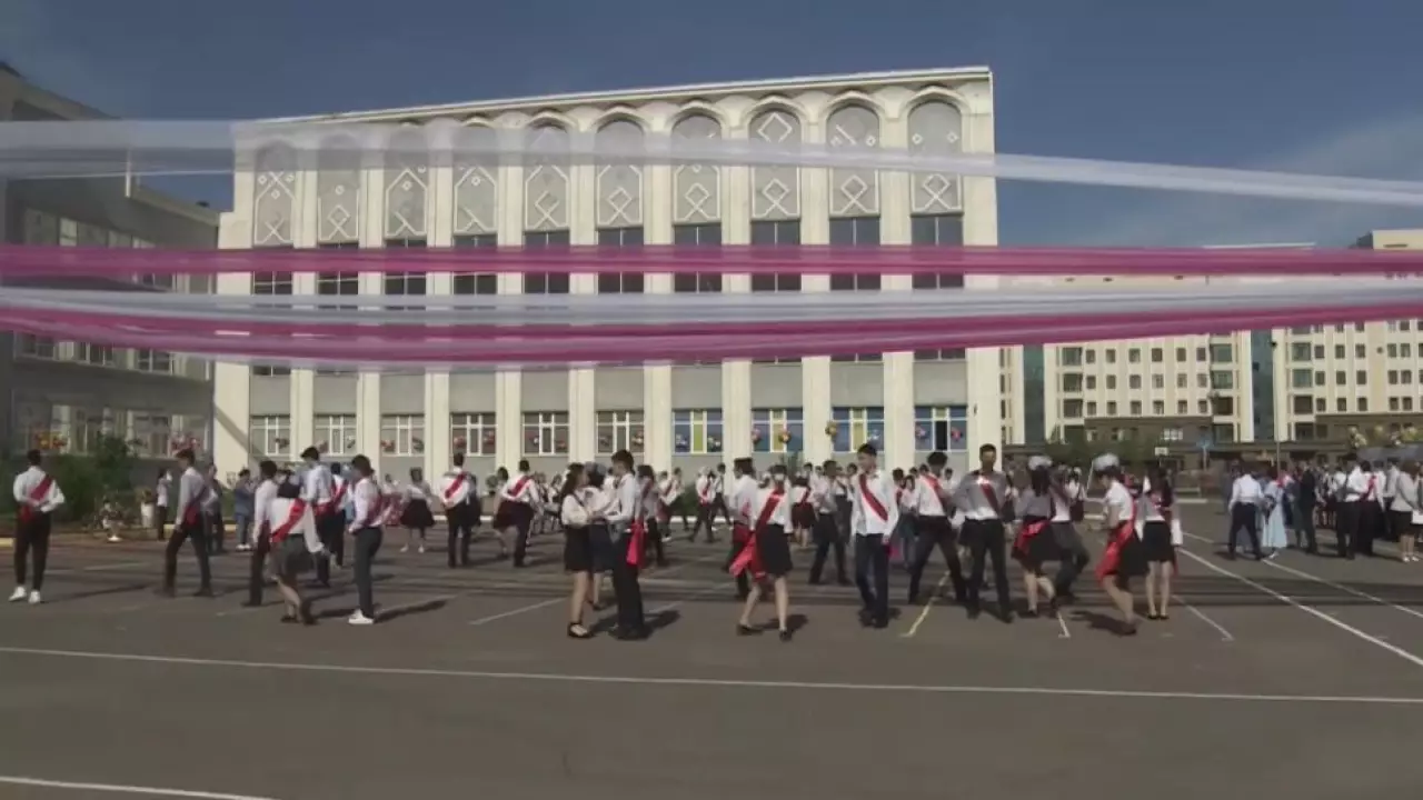 Выпускные пройдут без ресторанов и выездных праздников