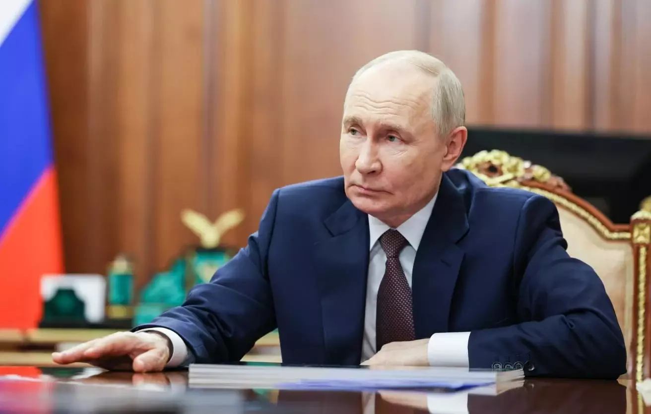 Владимир Путин обсудит с президентом Казахстана участие лидеров в форуме.