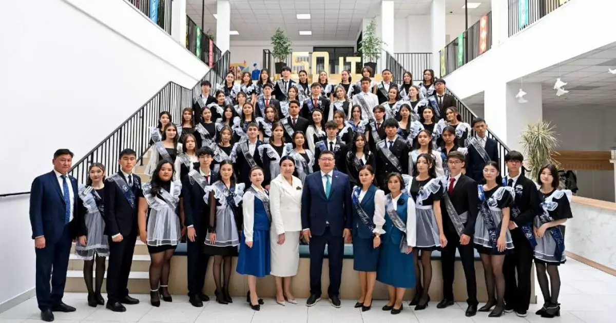   6 мыңнан астам оқушы мектеп бітірді   
