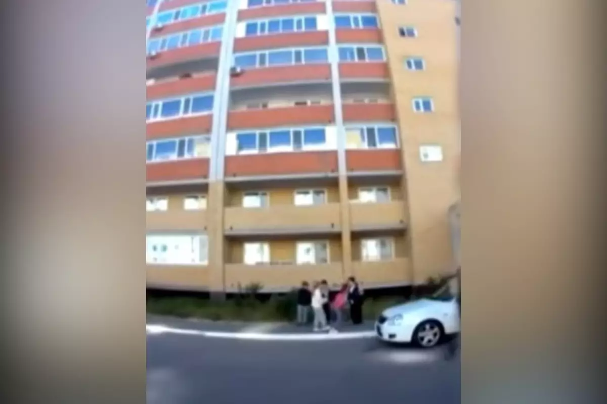 Пожар на девятом этаже: в Павлодаре неизвестный мужчина спас троих детей