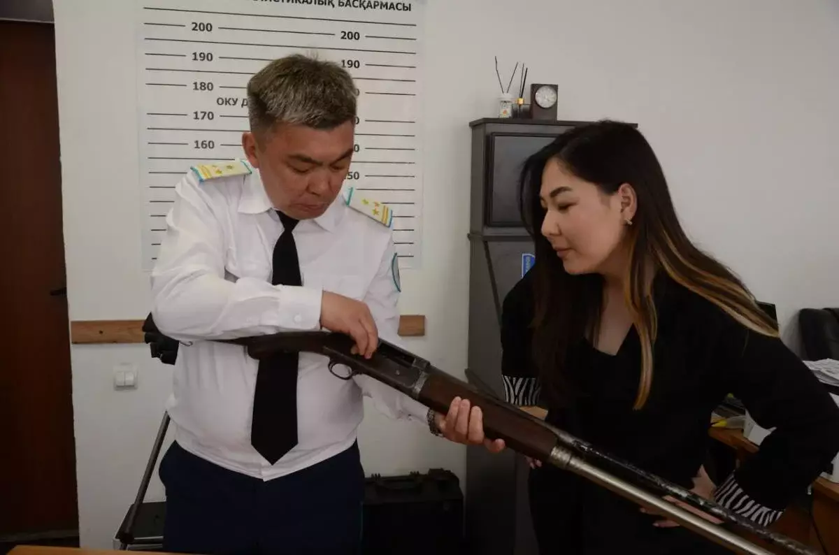Күтпеген олжа: жөндеу кезінде ер адам сирек кездесетін тарихи мылтықты тапты