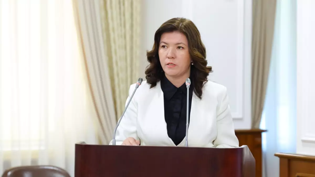 Министр прокомментировала тренд на дорогие подарки выпускникам