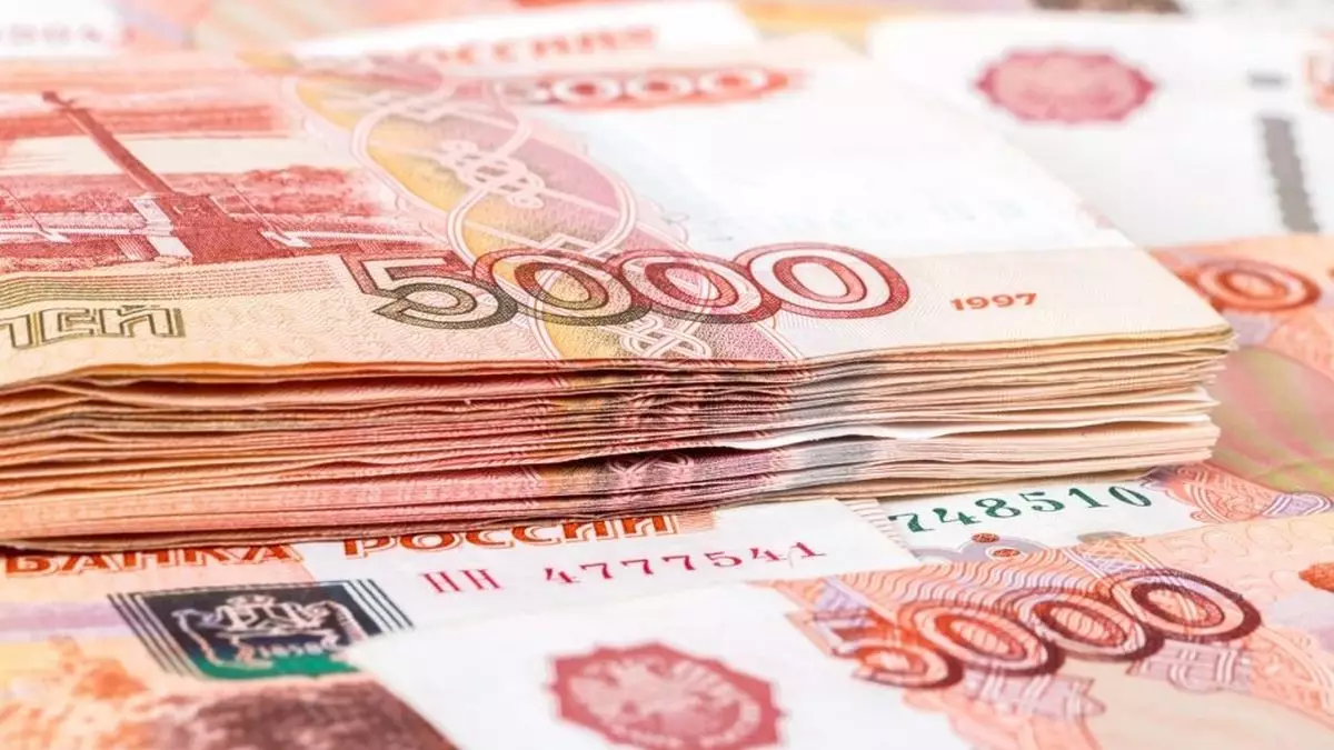 Чистый спрос на российские рубли в обменниках Казахстана снова резко упал
