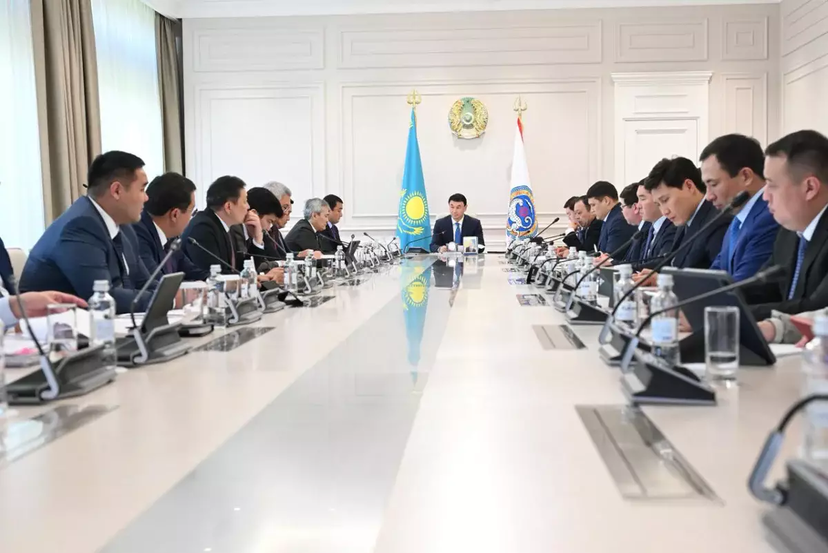 Алматыда жол қозғалысын ұйымдастыруға арналған жаңа шешім енгізіліп жатыр