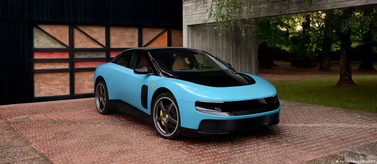 Ferrari алғашқы электркөлігін таныстырды: Оның дизайнын Apple-дің бұрынғы дизайнері дайындаған
