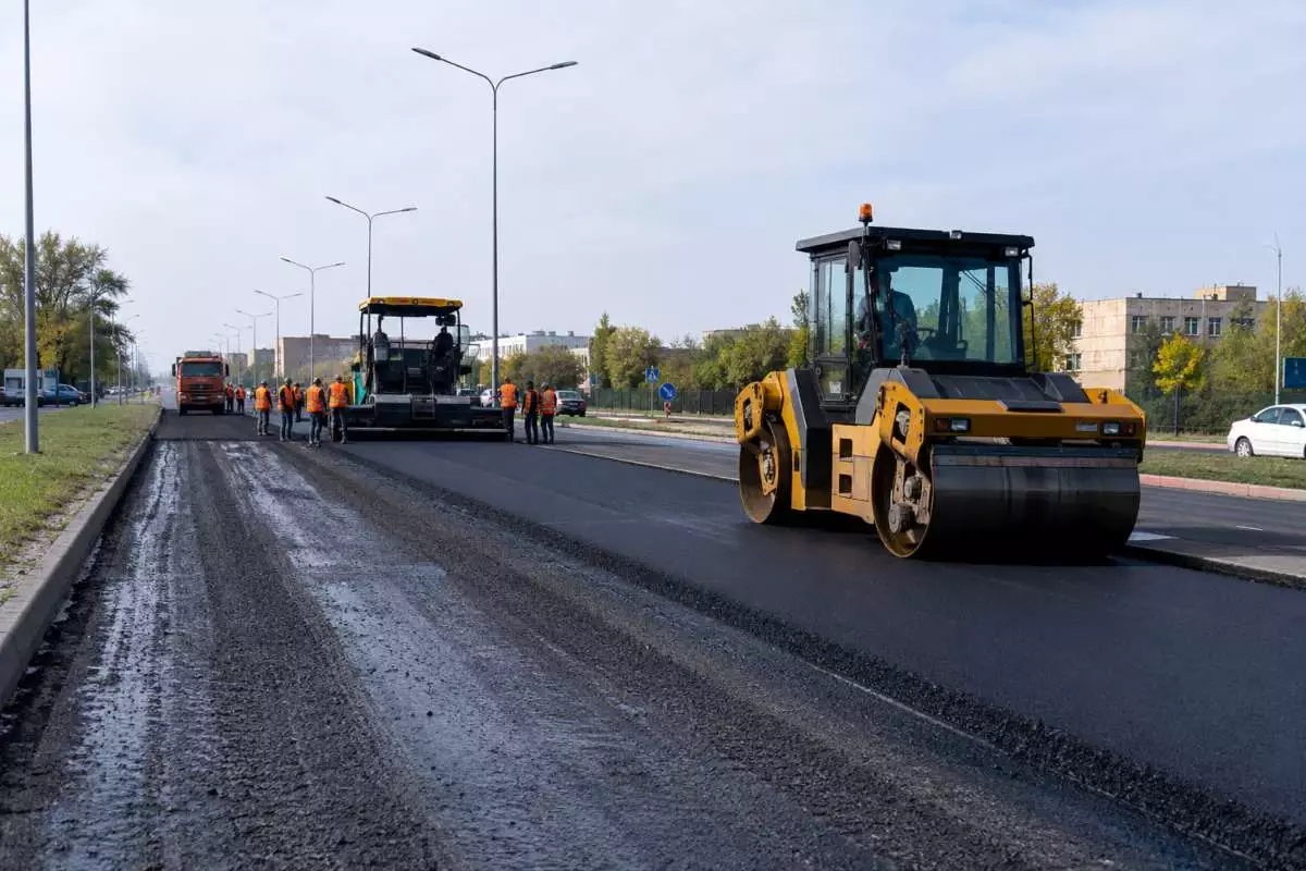 Жамбыл облысында көшені жөндейтін компания жолдағы ескерту белгілерін орнатпай қойған