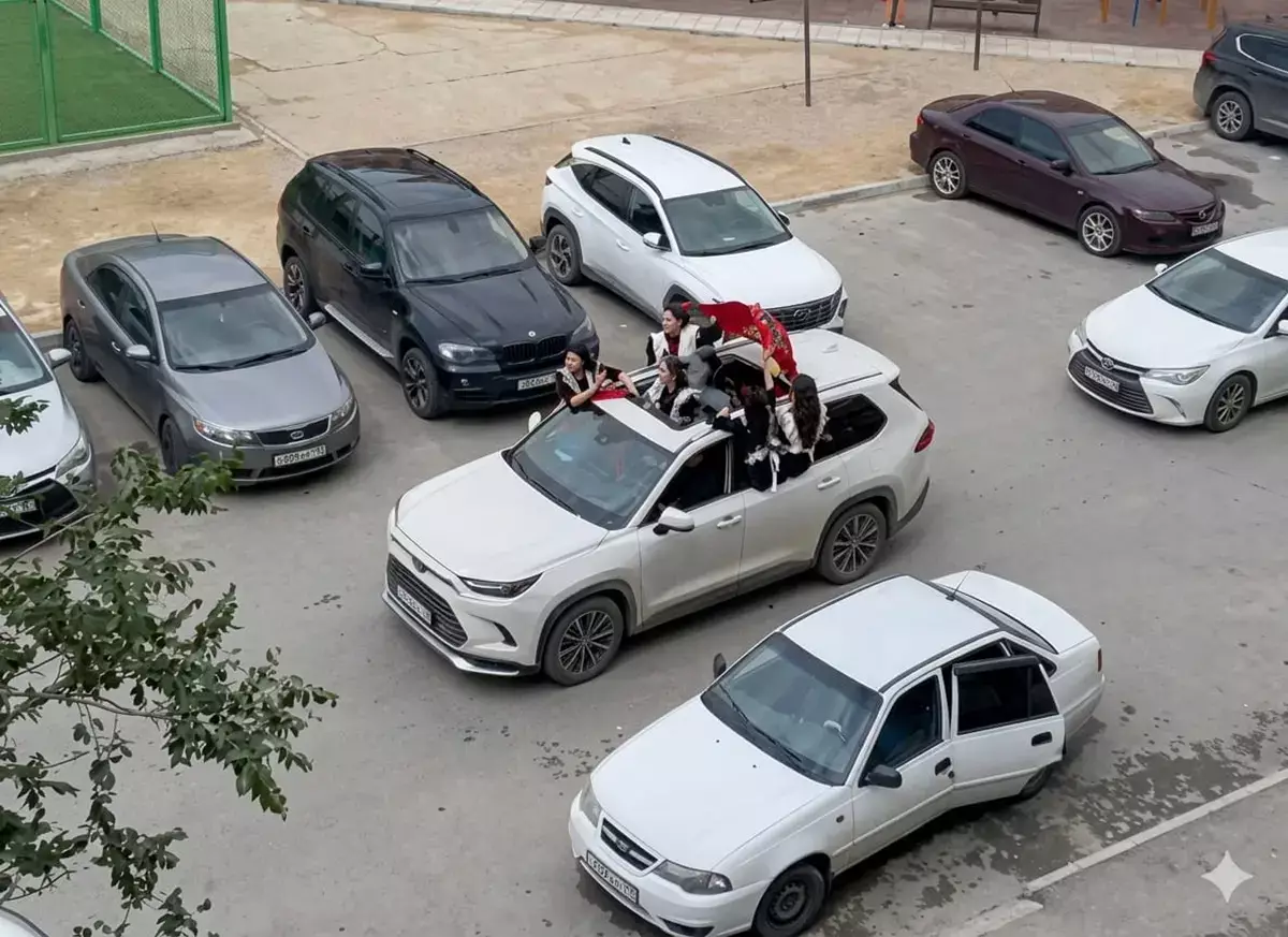 Более 200 автомобилей отправили на штрафстоянки: как в Мангистау прошёл последний звонок - новости на Lada.kz 26.05.2026