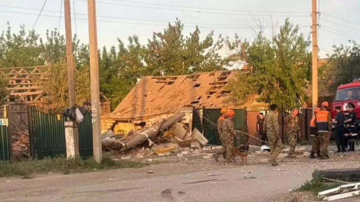 Женщина погибла при взрыве в частном доме в Актобе