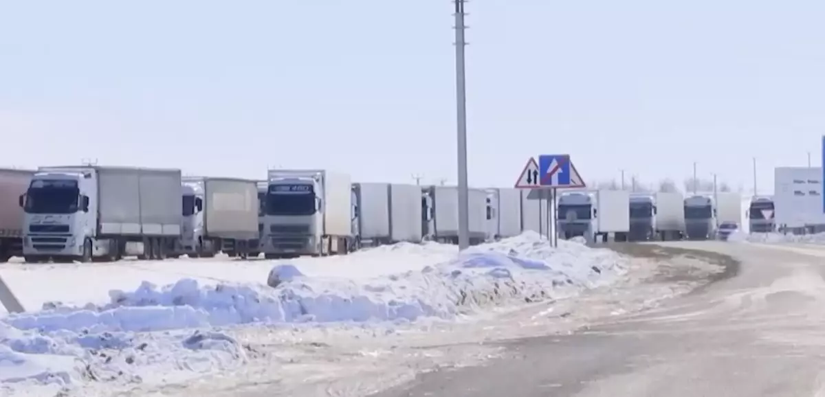 Казахстанских водителей могут не пустить в Россию без нового QR-кода
