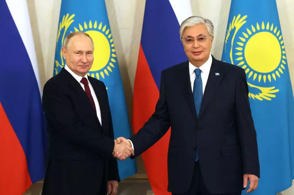 Путин в ходе визита в Казахстан обсудит ядерную сделку и стремление Армении вступить в ЕС.