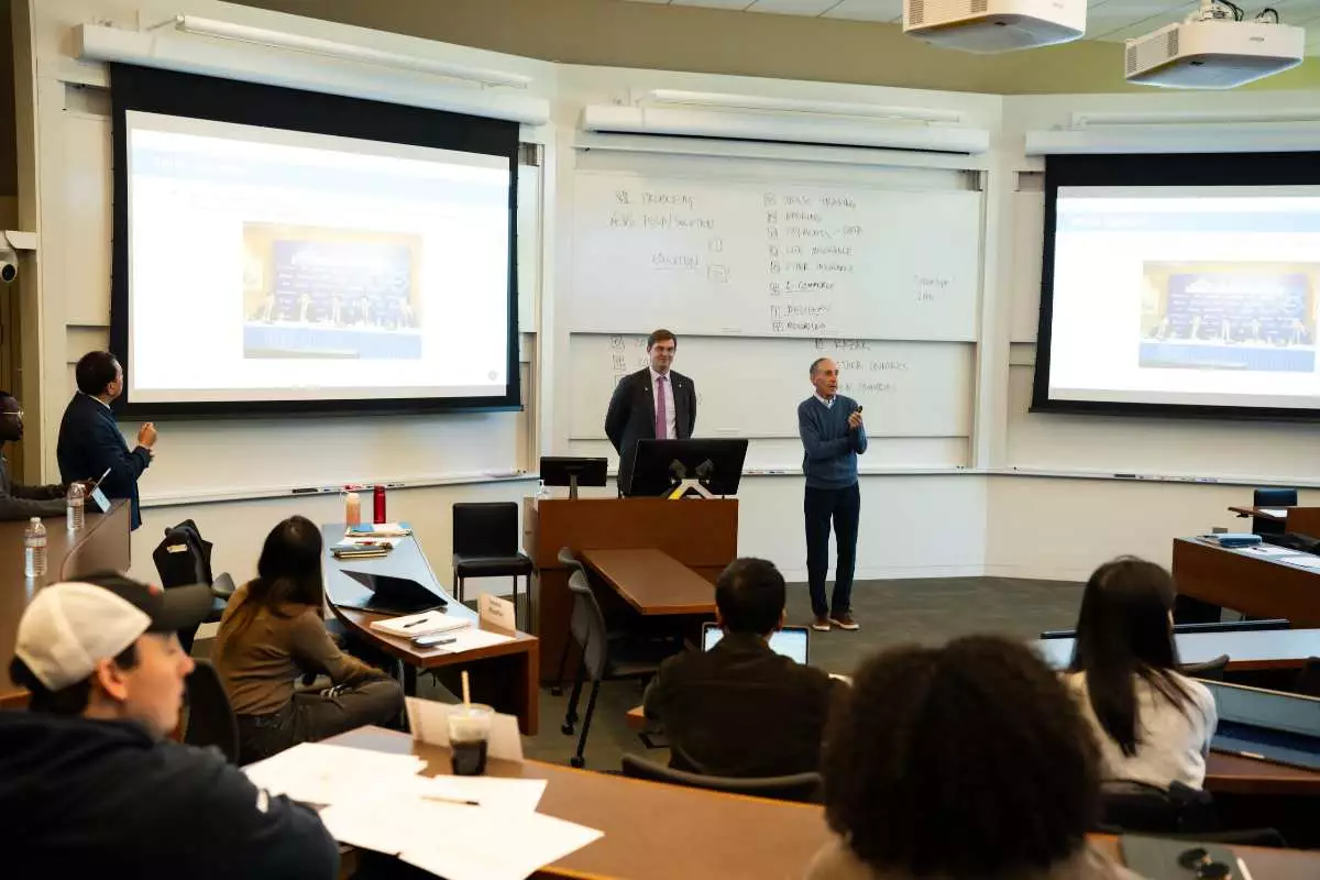 Stanford университетінде Freedom кейсі талқыланды: Қазақстандағы қаржы экожүйесі қалай құрылғаны айтылды
