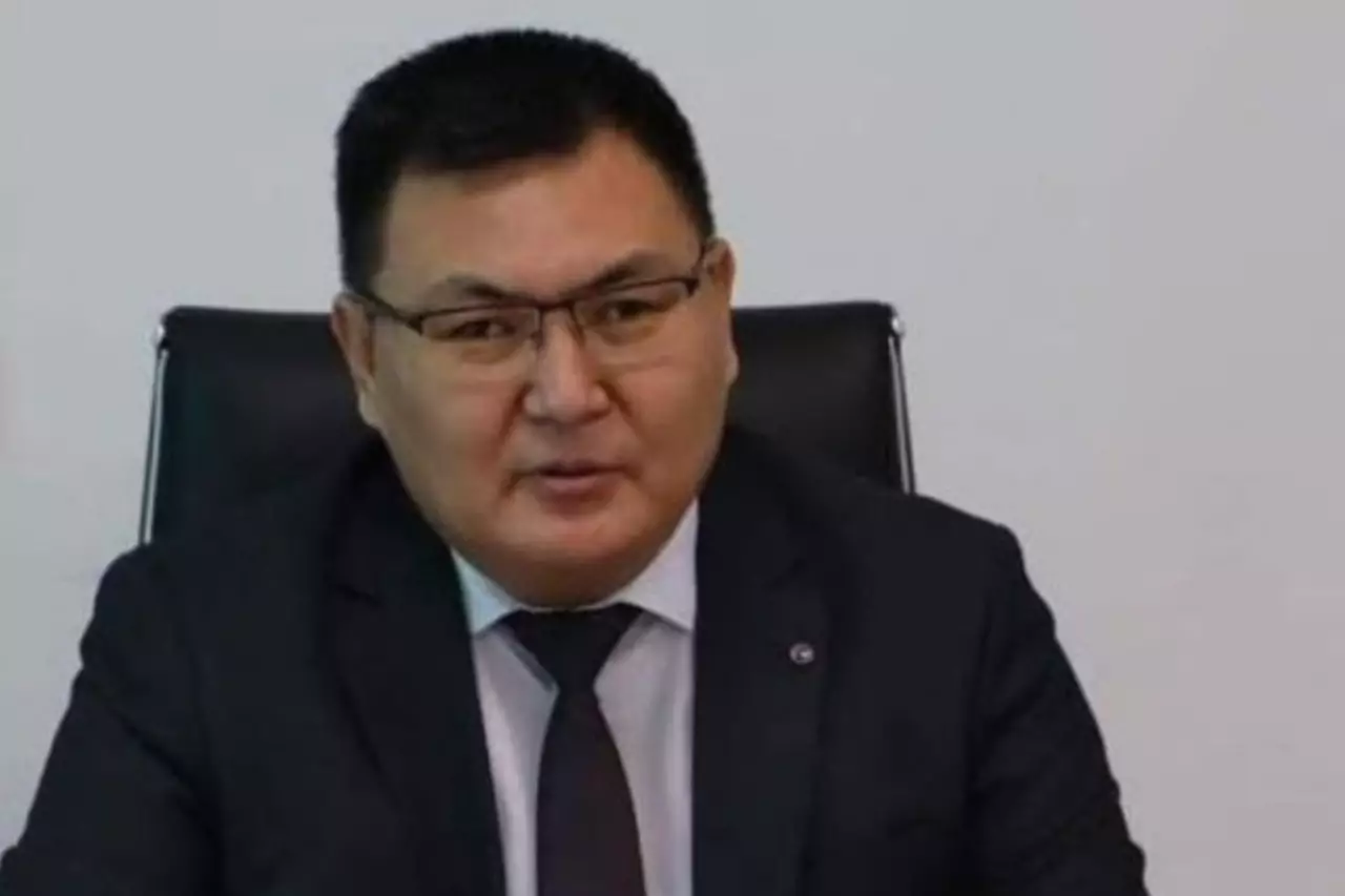Трагедия на трассе: в Атырауской области разбился замакима района