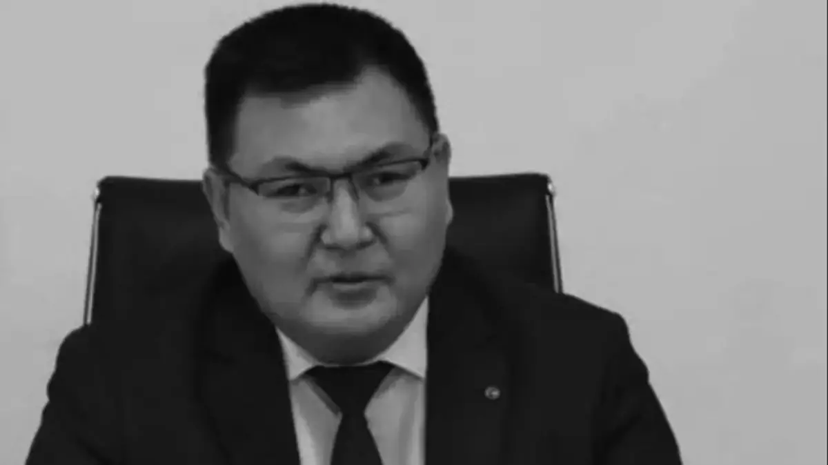 Атырау облысында әкімнің орынбасары жол апатына түсіп, көз жұмды