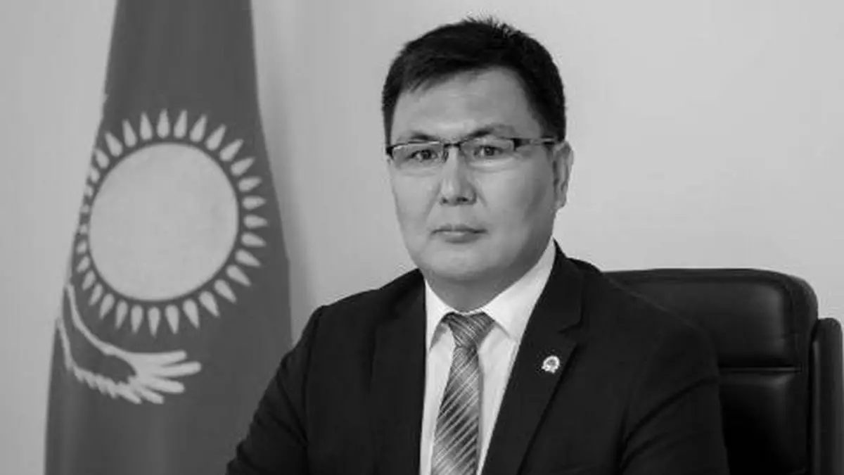 Артында бес баласы қалды: Қызылқоға ауданы әкімінің орынбасары жол апатынан қаза тапты