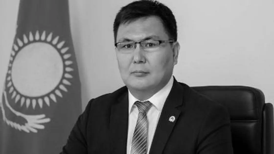 “Көлігі аударылып кеткен”. Қайғылы хабар: Атырау облысында аудан әкімінің орынбасары қаза тапты 