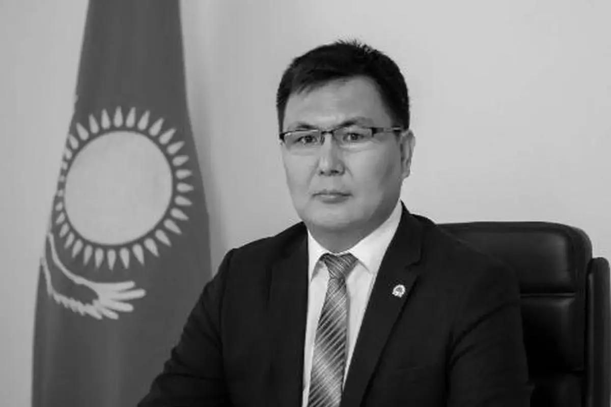 Атырау облысында аудан әкімінің орынбасары жол апатынан қаза тапты
