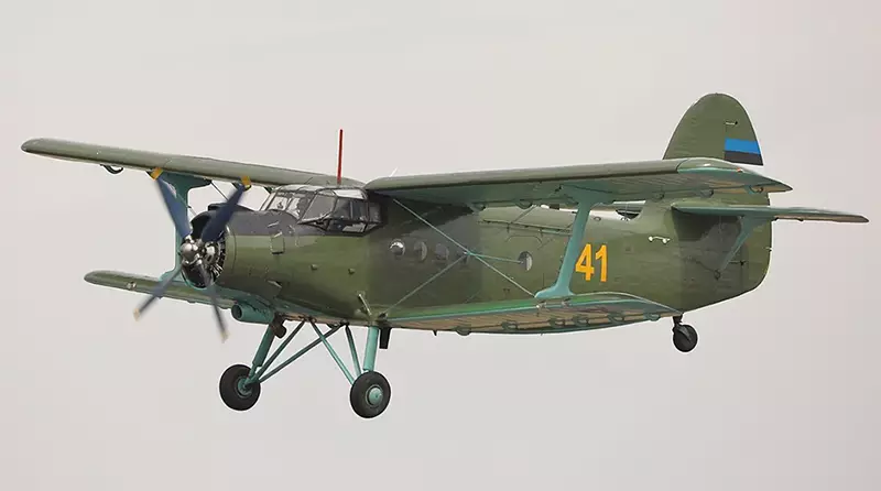 Один человек погиб при крушении самолёта Ан-2 в Казахстане.