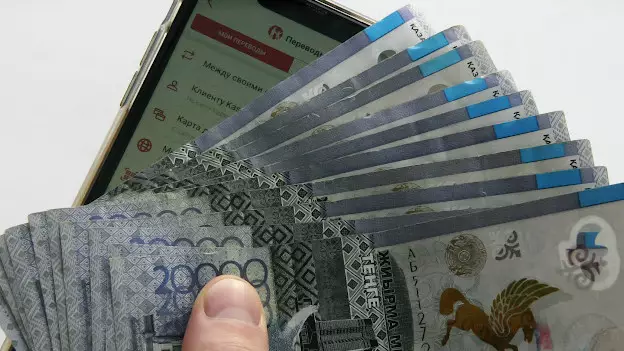 Обогнал ли Казахстан соседей по зарплатам